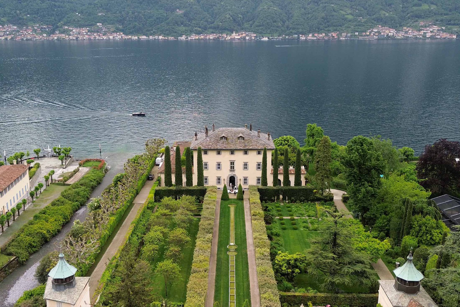 Luxury destination wedding setup in Italy by EllEffeEvents wedding planner